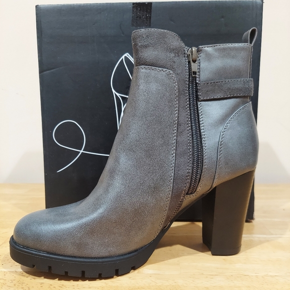 MySoft Women's Ankle Boots - Picture 2 of 9